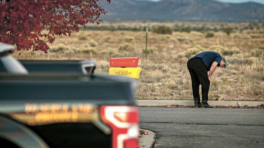 Warrant: Baldwin didn't know weapon contained live round